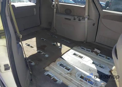 2001 Dodge Grand Caravan Sport z USA, uszkodzony, nr VIN 2B4GP44G61R185202